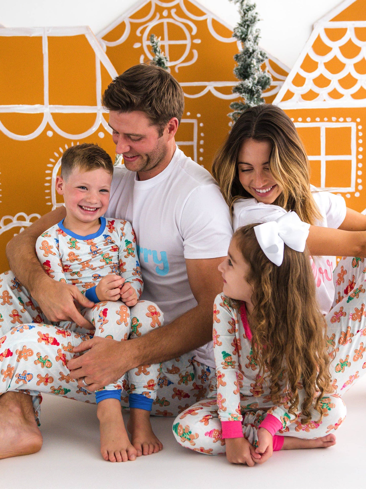 SoftSnooze™ Kids Bamboo Viscose Blue Gingerbread Buddies Long Sleeve Pajama Set