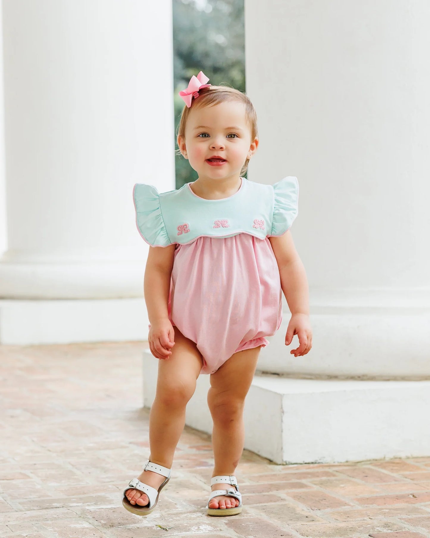 French Knot Bow scallop bubble