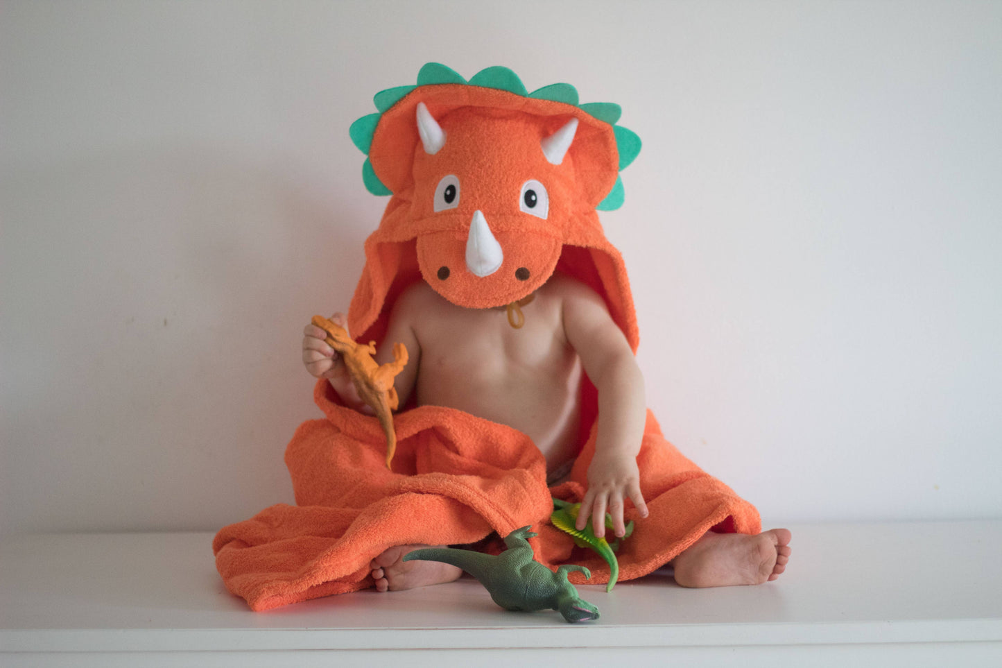 Dinosaur hooded towel for toddlers ages 2 to 8 years old