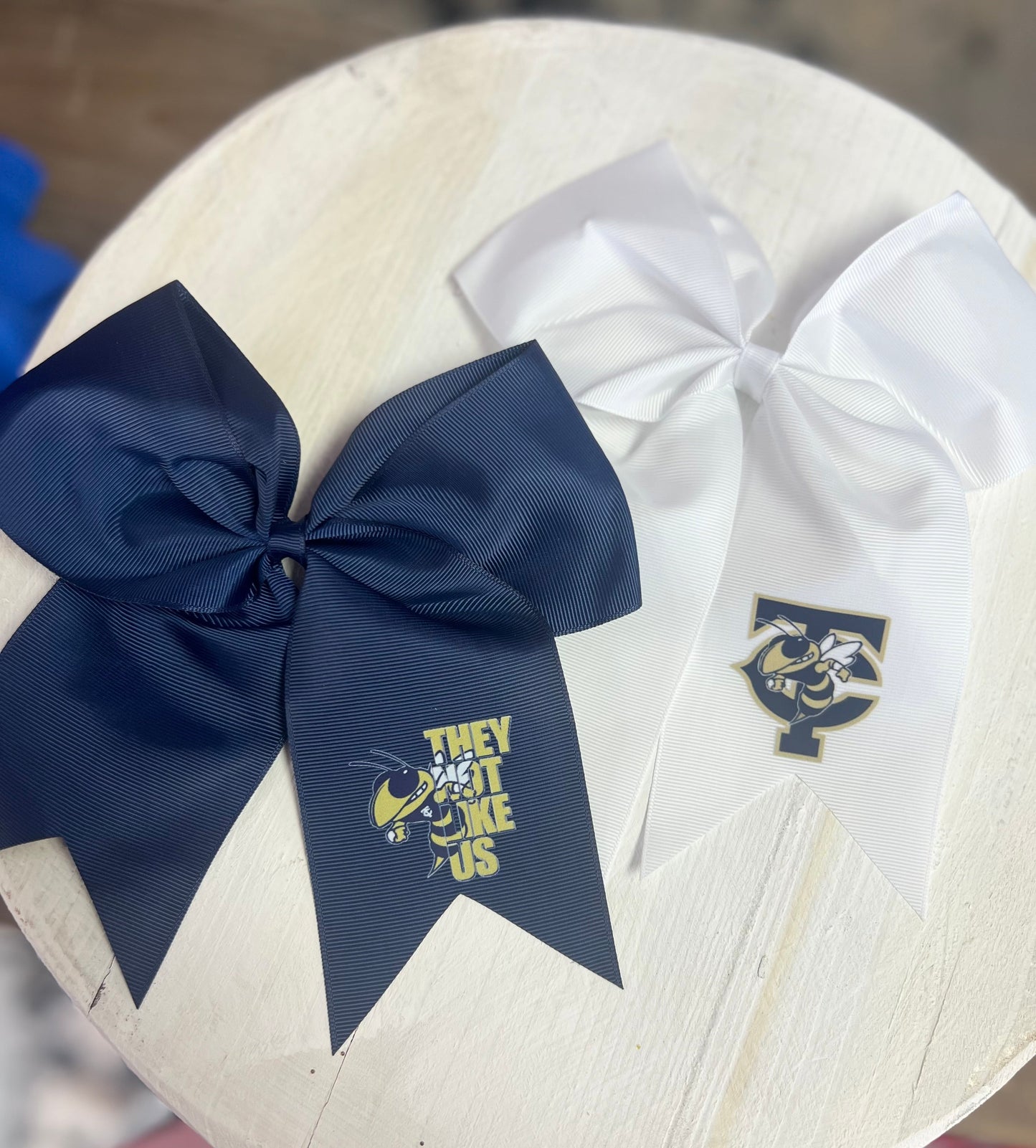 TC Cheer bow with clip