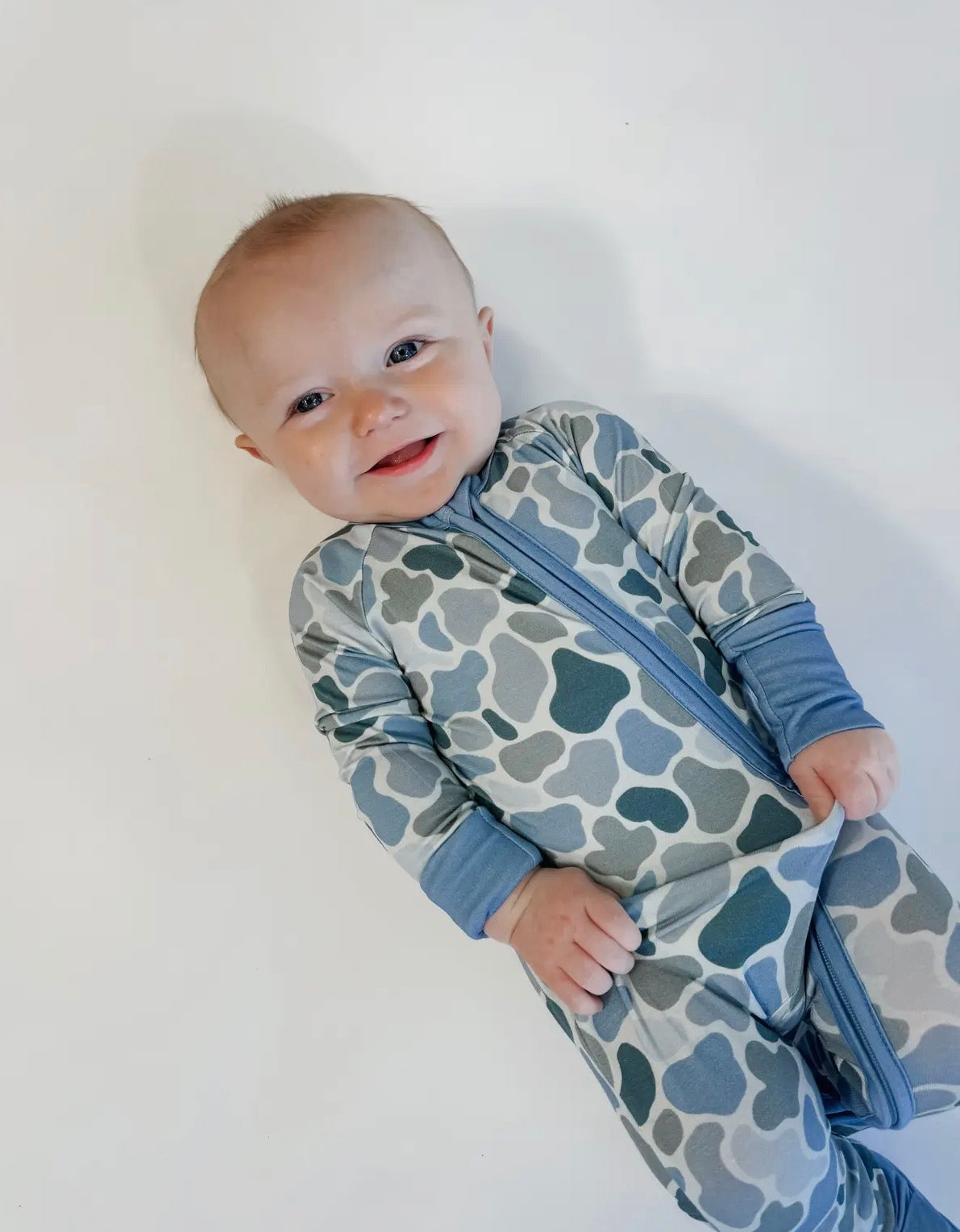 Watercolor camo zippy