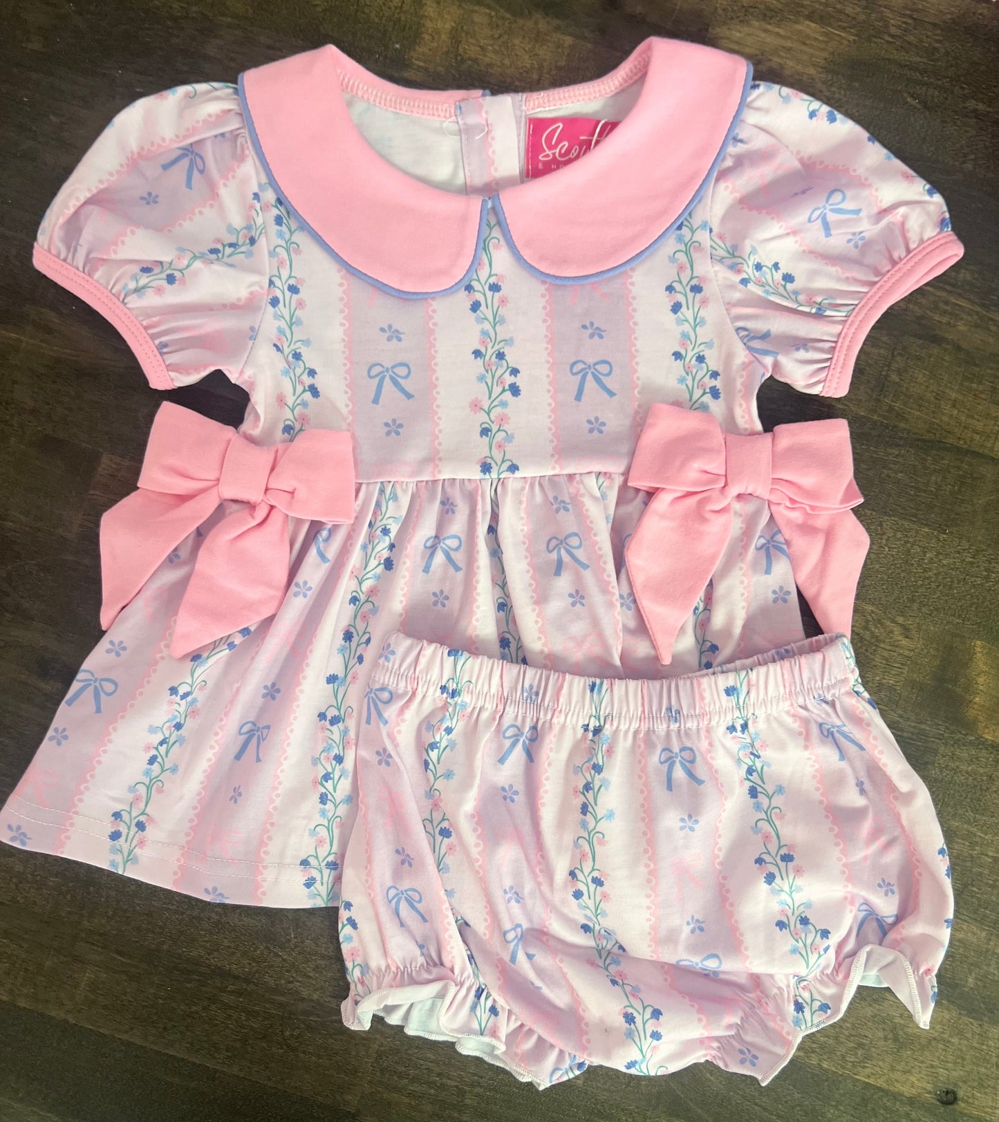 Finley's Floral Diaper Set