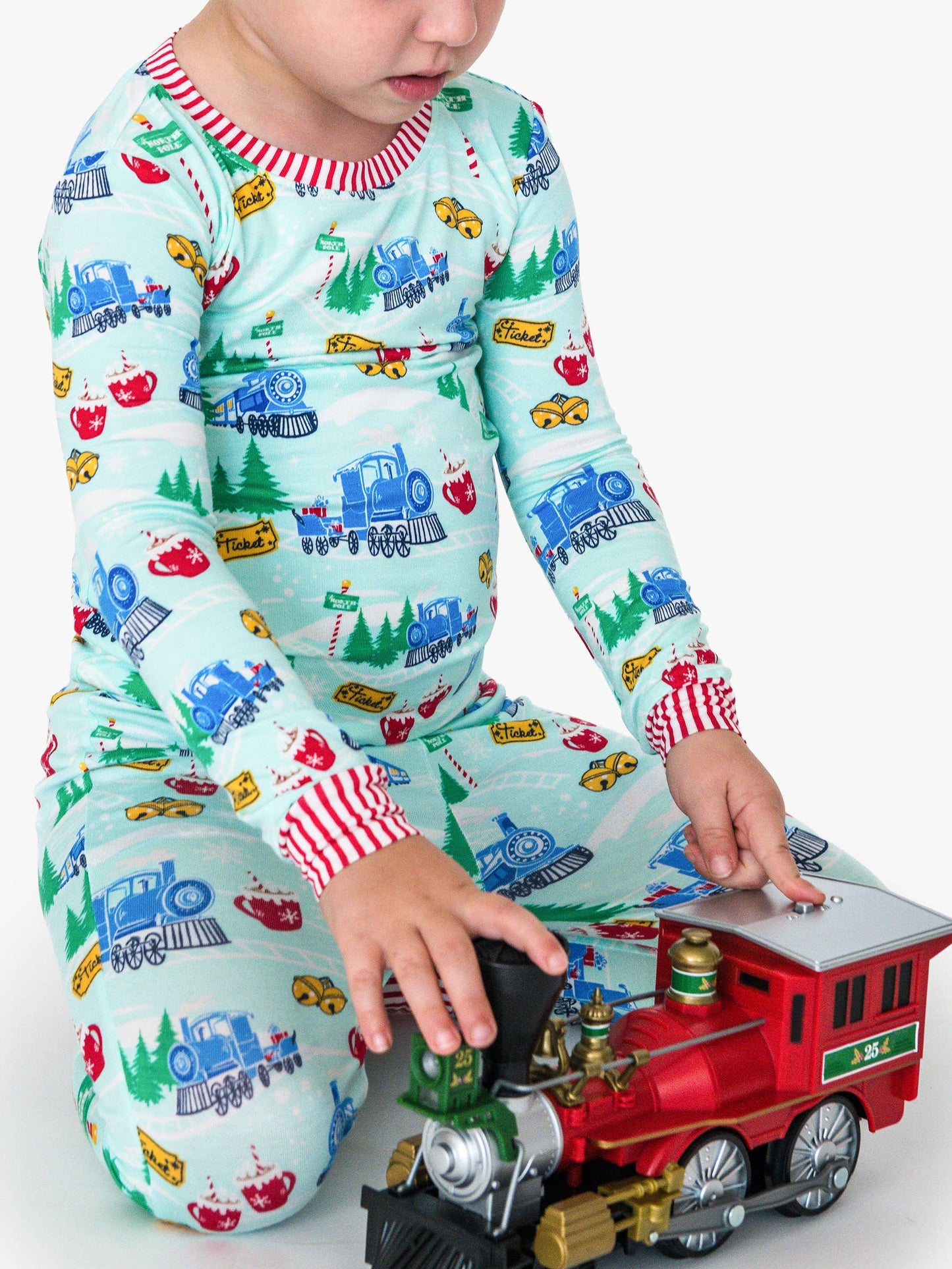 SoftSnooze™ Kids Bamboo Viscose Snowy Train Tracks Long Sleeve Pajama Set